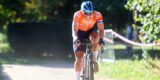 Lorena Wiebes vloert Marianne Vos in sprint om goud op WK Gravel