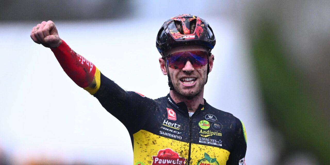 Dit zijn de 8 veldritten in de X2O Badkamers Trofee 2025-2026