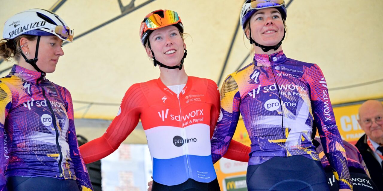 Lorena Wiebes sprint in Binche-Chimay-Binche naar seizoenszege nummer 25