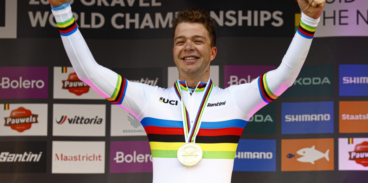 Emotionele Florian Vermeersch dolblij na wereldtitel gravel: Voelt als einde van lange comeback