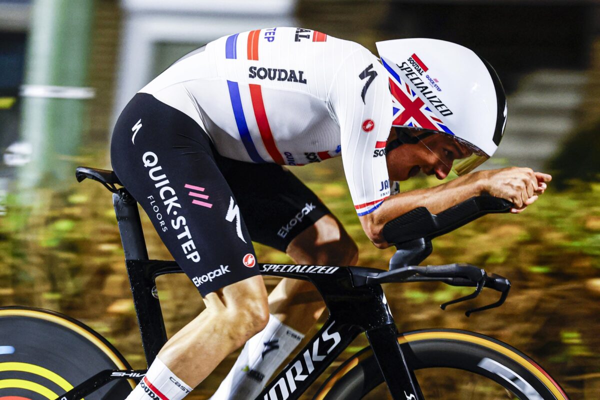 Ethan Hayter pakt eerste leiderstrui in NIBC Tour of Holland na zinderende ontknoping in proloog