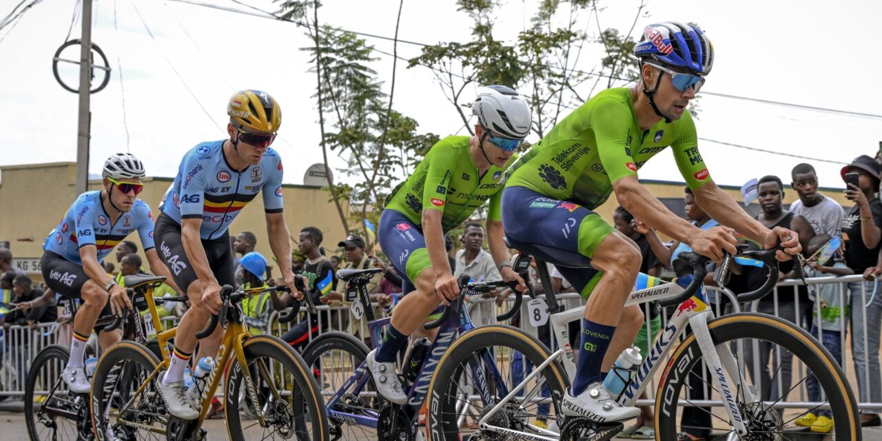 Een interne concurrent? Filosofische Primoz Roglic ziet komst van Evenepoel juist als een kans