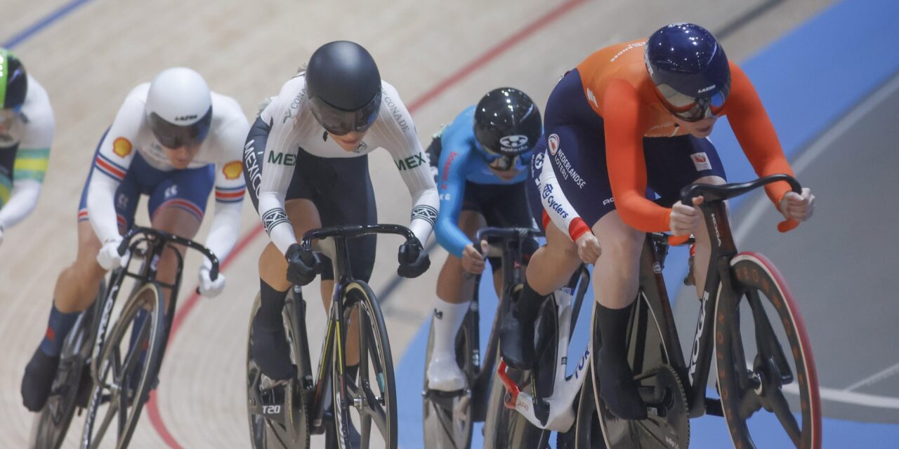 Hetty van de Wouw en Steffie van der Peet plaatsen zich voor kwartfinales van WK keirin