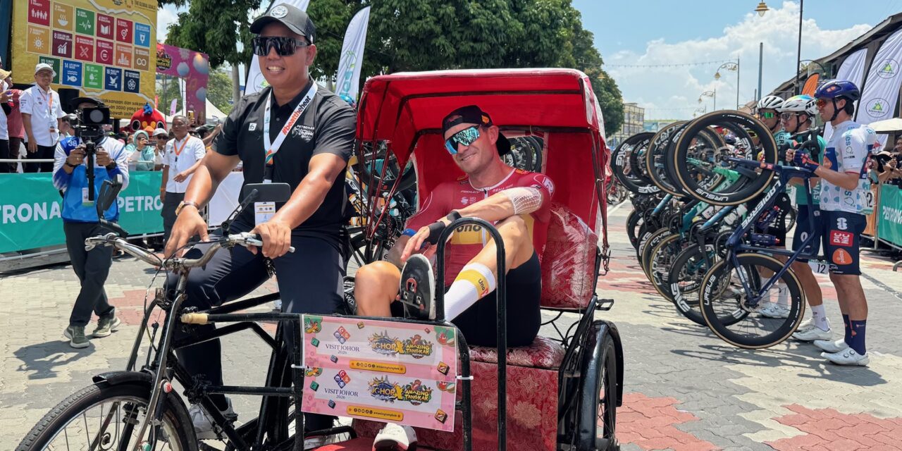 Alexander Kristoff kan terug lachen na eerbetoon van collegas: Mijn val was ten minste niet fataal