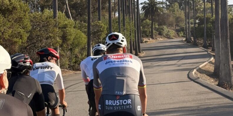 Mathieu van der Poel duikt plots op bij groepsritje in… Los Angeles