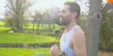 Tom Dumoulin doet interview tijdens marathon: Ik blijf lekker fietsen!