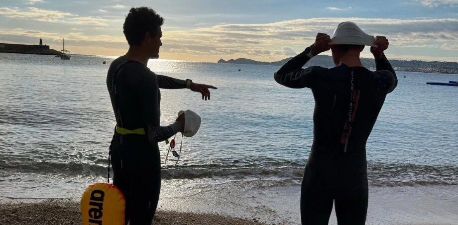 Van der Poel staat Van Avermaet bij in WK-voorbereiding: Mathieu richting triatlon bewegen
