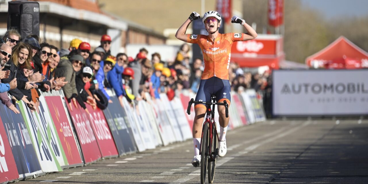EK veldrijden 2025: Leonie Bentveld kroont zich na onewomanshow tot beloftenkampioen
