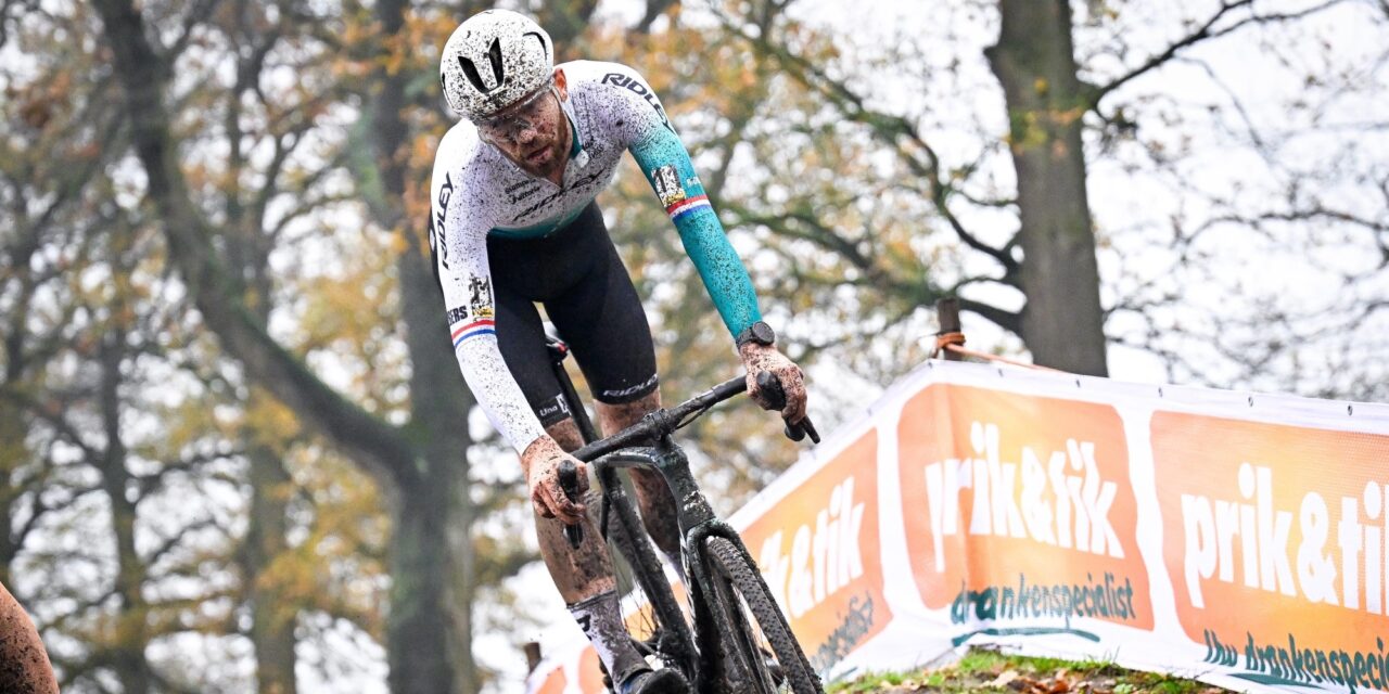 Joris Nieuwenhuis wint met kapotte schoen: Voelde me eindelijk weer echt goed