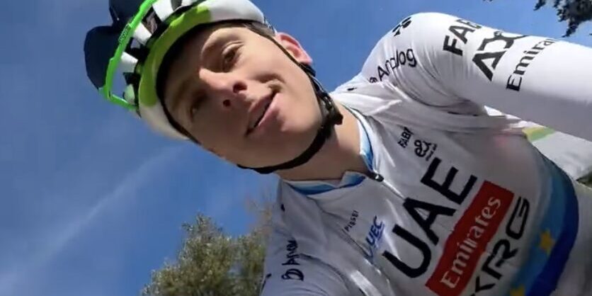 Tadej Pogacar vindt manier om Europese kampioenstrui te tonen (ook al zal hij er niet in koersen)