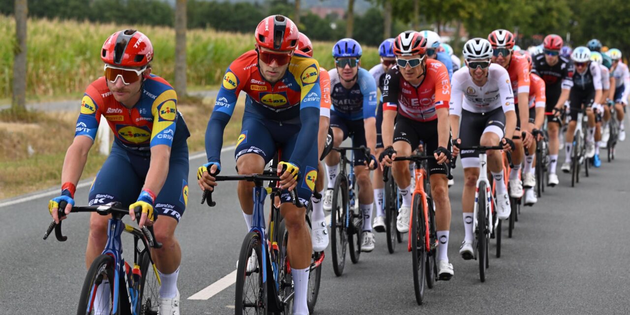 Lidl-Trek voegt roze tinten toe aan outfit, nog maar één zwarte mouw bij UAE Emirates