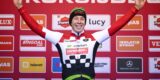 Laurens Sweeck blijft leider in Wereldbeker, maar ziet Mathieu van der Poel naderen