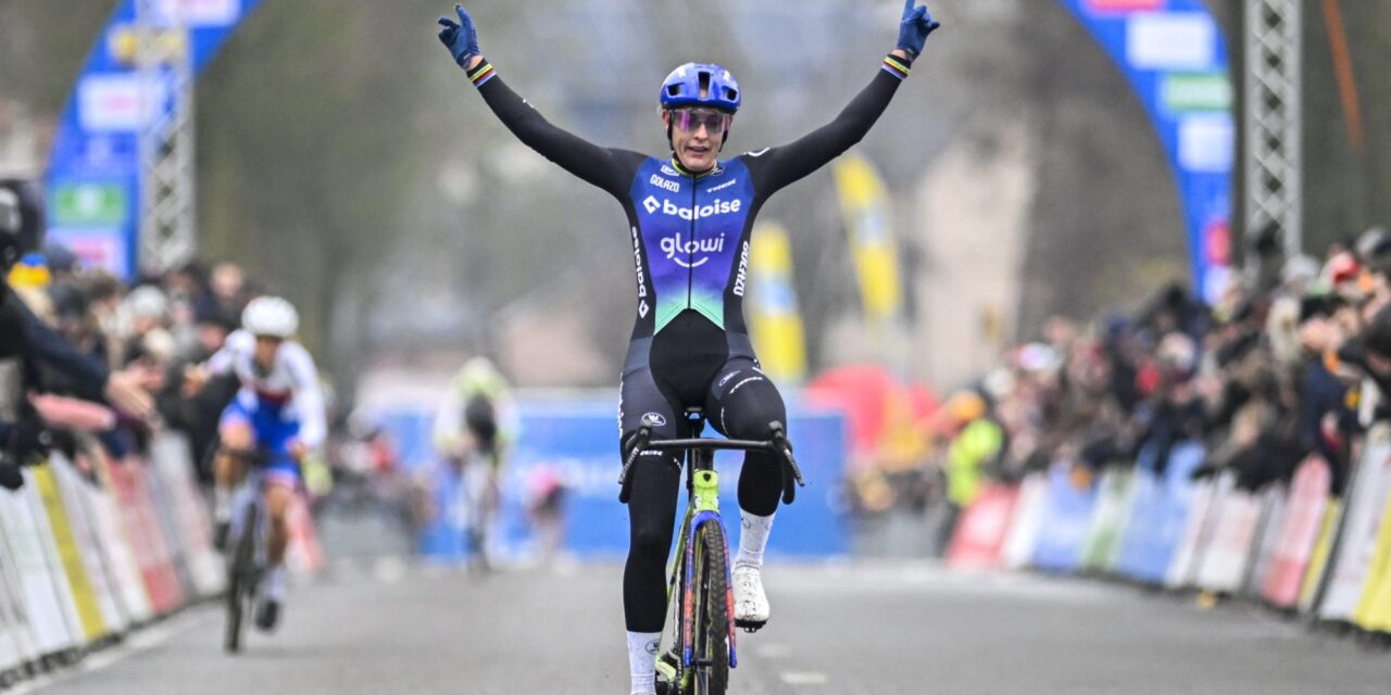 Lucinda Brand wint na felle tweestrijd met Zemanová ook in X2O Trofee Loenhout