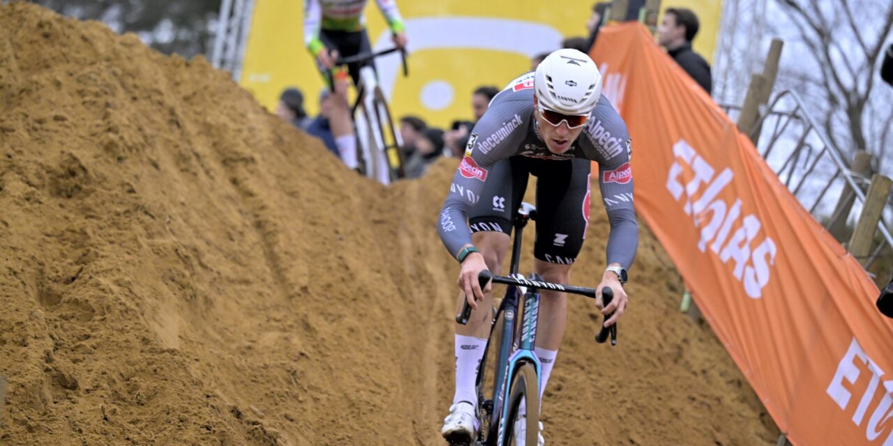 Na vijf manches is de spanning nog om te snijden in de Superprestige