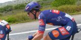 Na vertrek bij Picnic PostNL hangt Alex Edmondson zijn fiets nu ook aan de wilgen