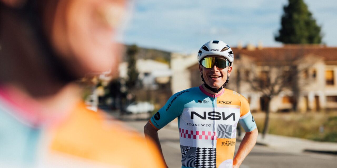 NSN Cycling Team presenteert nieuwe tenue dat doet denken aan Barcelona