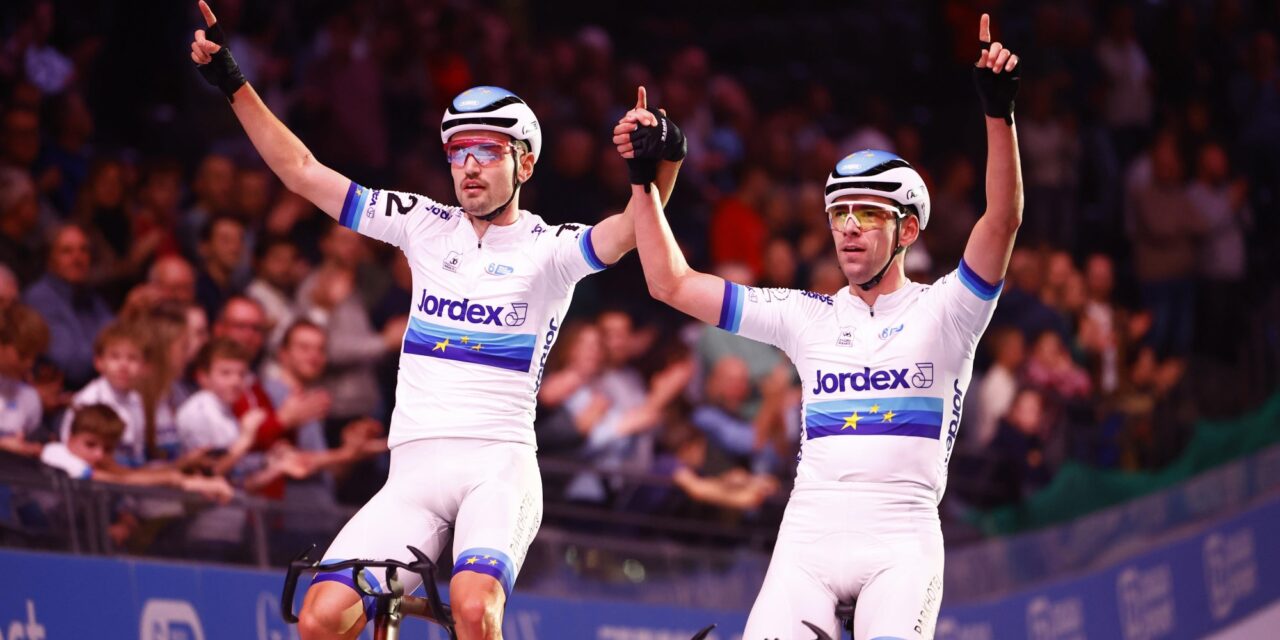 Vincent Hoppezak en Yanne Dorenbos laten Ahoy ontploffen met zege in WielerZesdaagse Rotterdam