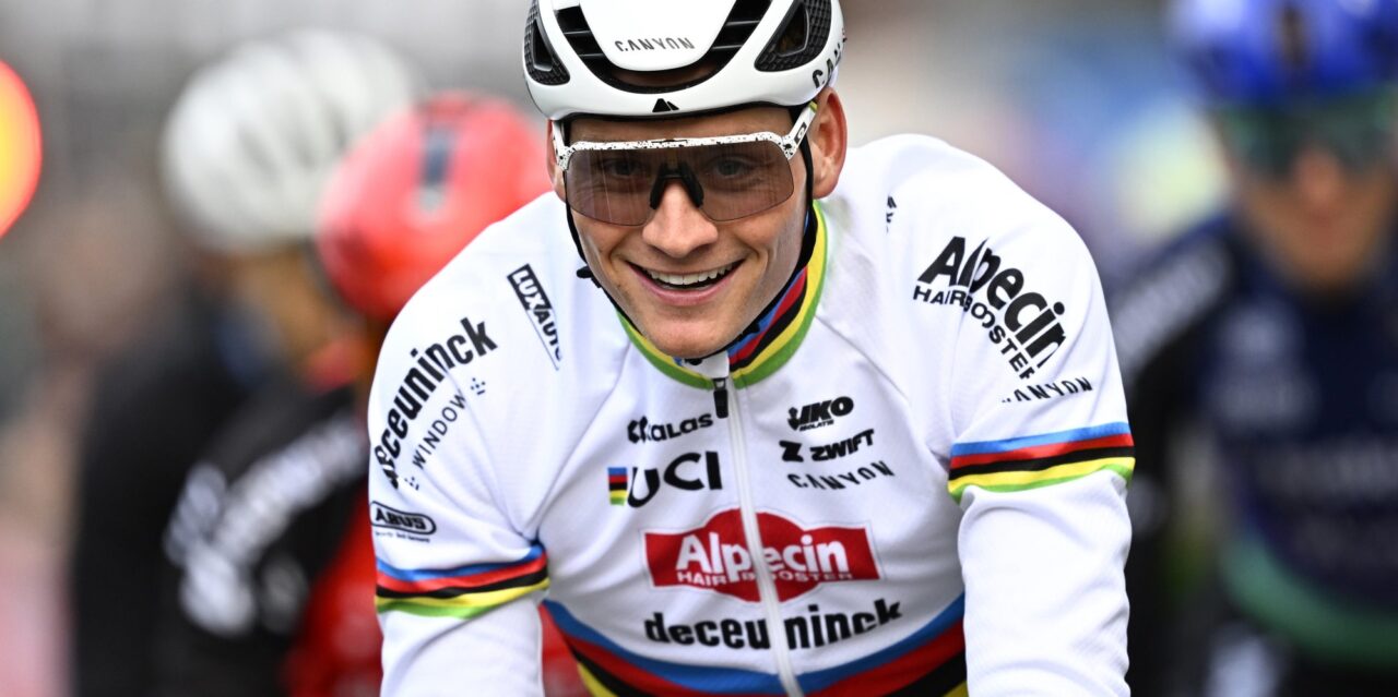 Hij is helemaal terug: hoogstandje Mathieu van der Poel op schuine kant in Wereldbeker Namen