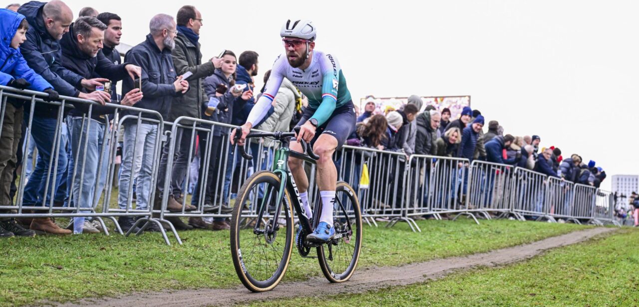 Bijltjesdag in Heusden-Zolder: Nieuwenhuis, Sweeck en Ronhaar geven op