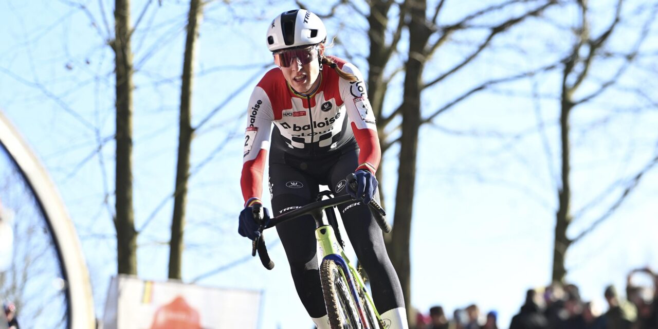 Lucinda Brands bijzondere reis naar de top: “Ik viel ongeveer 100 keer per cross”