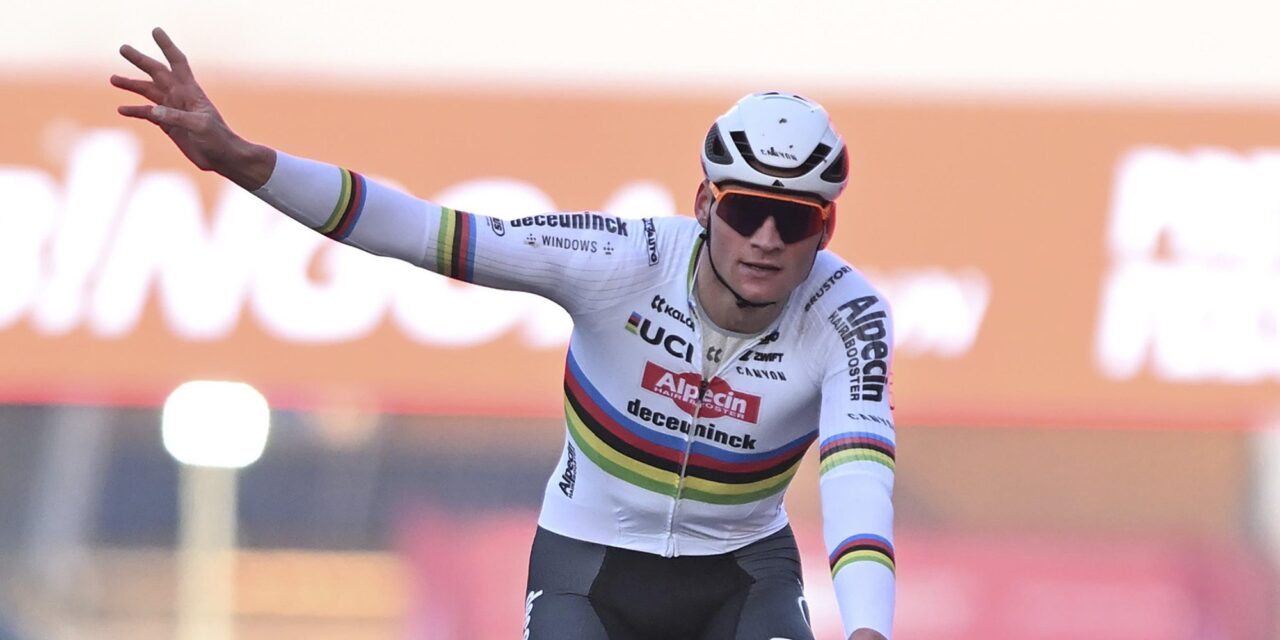 Mathieu van der Poel laat Thibau Nys lang zijn gang gaan in Gavere, maar slaat in slotrondes keihard toe
