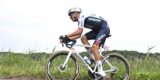 Movistar werpt Pools tijdritkampioen Filip Maciejuk in extremis nog een reddingsboei