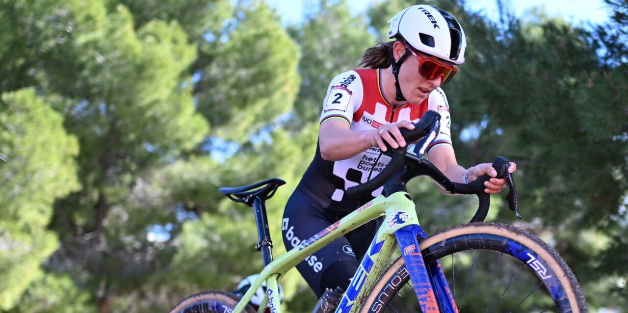 Lucinda Brand laat week voor WK Wereldbeker Hoogerheide schieten vanwege kuitklachten
