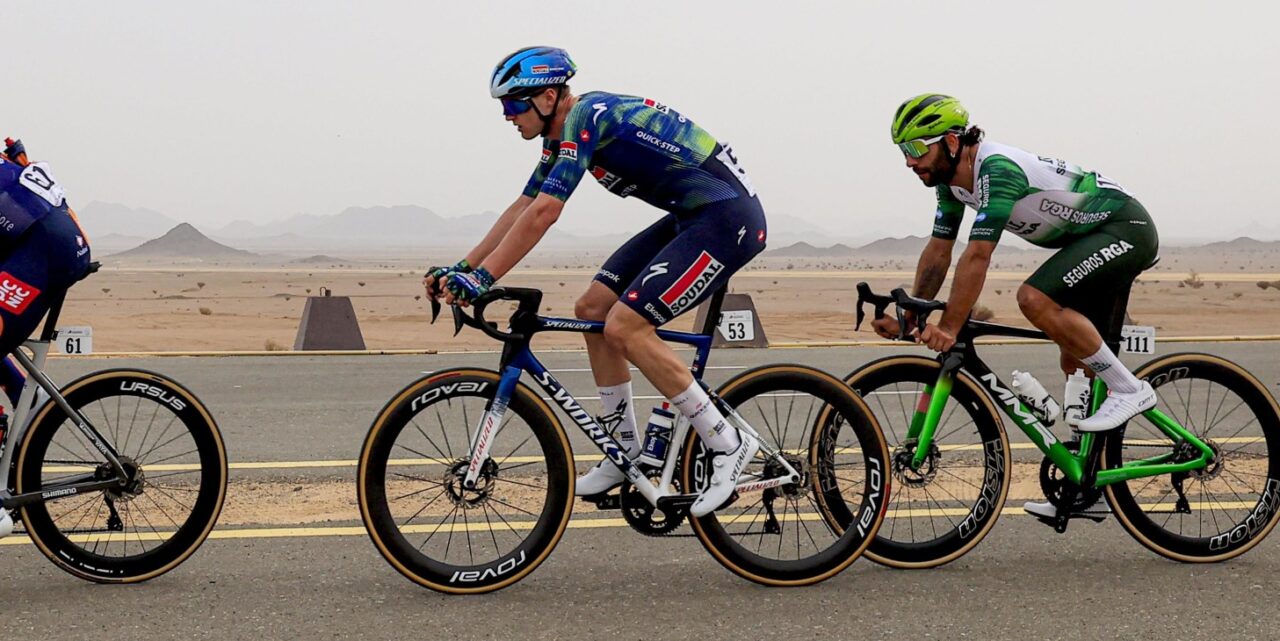 Domper voor Soudal Quick-Step: Laurenz Rex enkele weken out na val in AlUla Tour