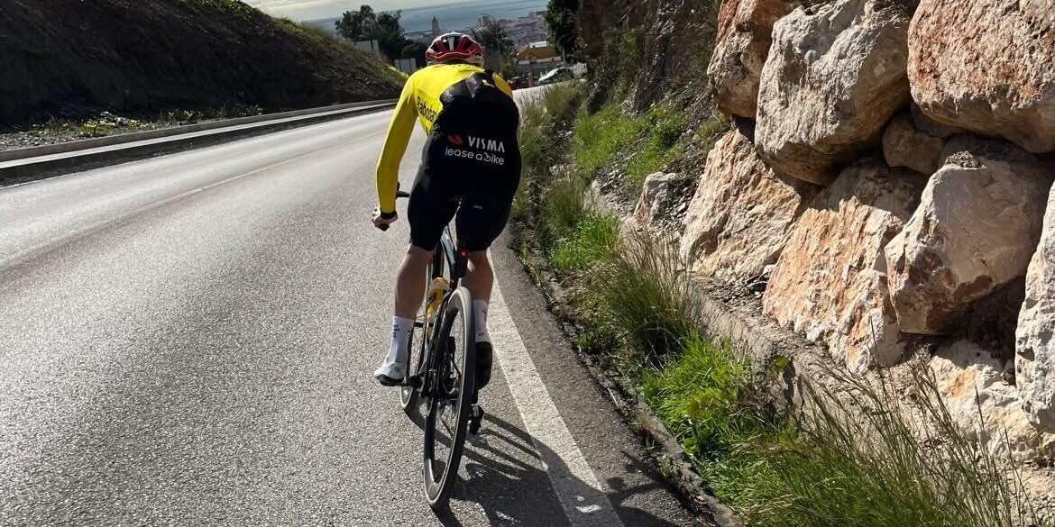 Als amateurfietser in het wiel duiken van een prof die aan het trainen is, kan dat?
