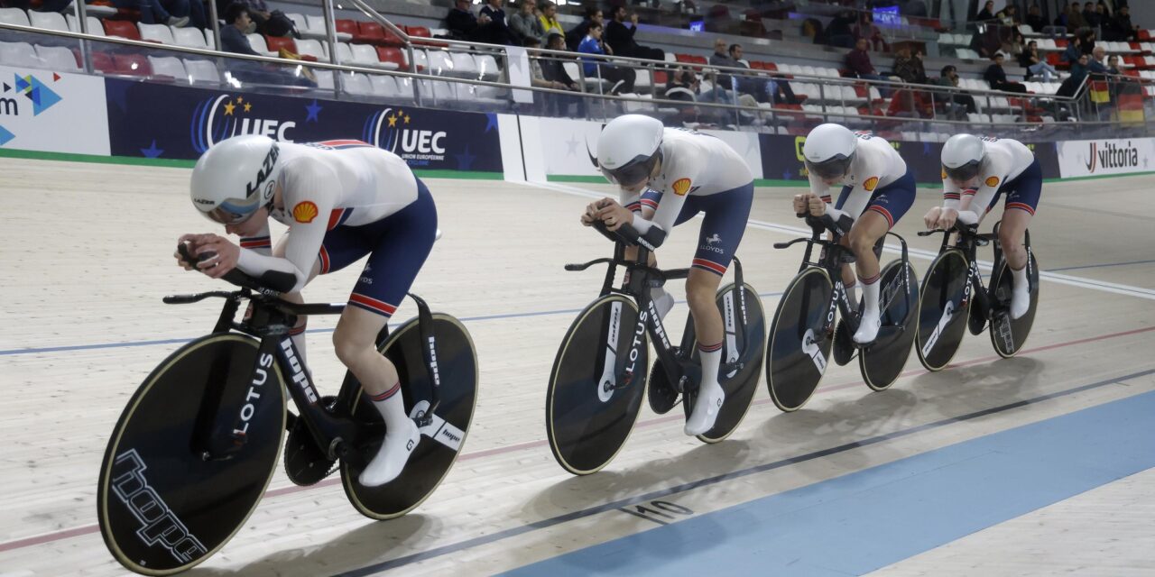 Nederlandse achtervolgingsploeg strandt in eerste ronde, Britten snellen naar EK-goud en wereldrecord