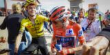 Opmerkelijke beelden: Jonas Vingegaard jaagt gesoigneerde wielerfans tegen zich in het harnas