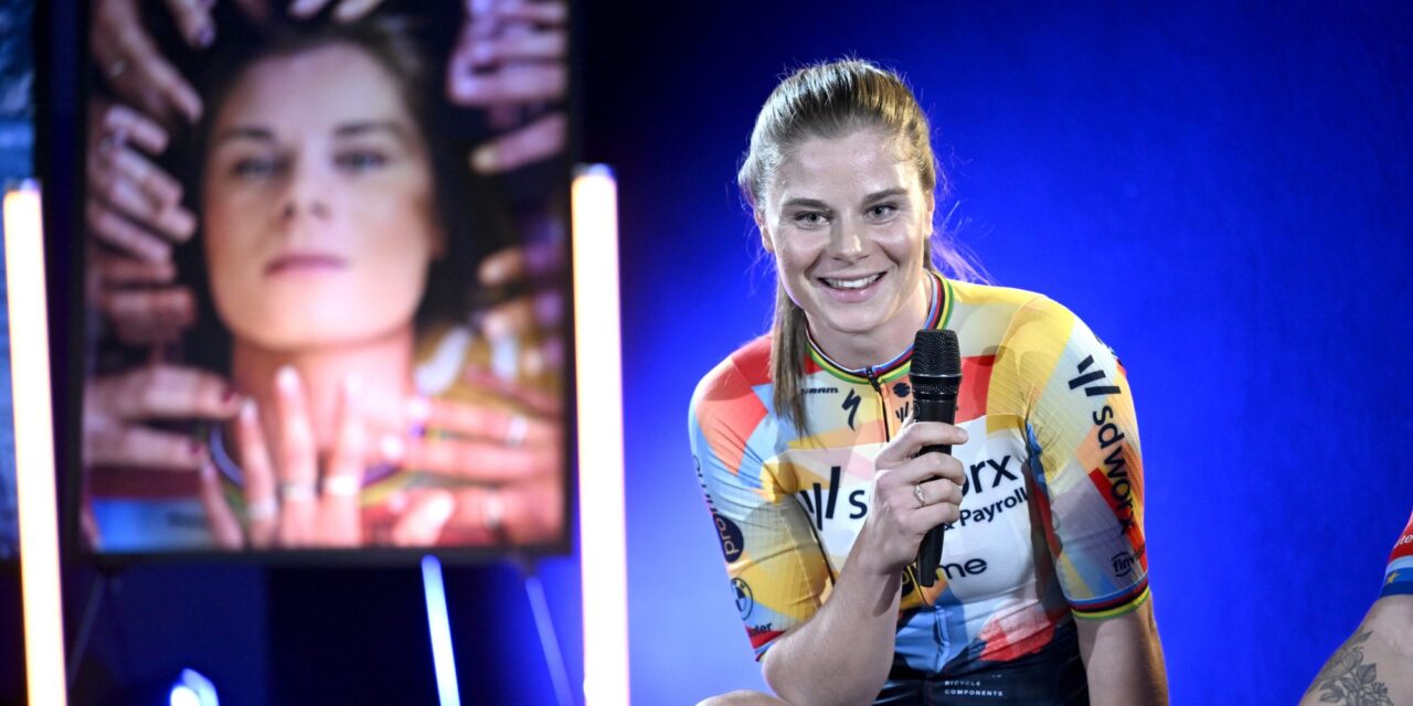 Lotte Kopecky heeft ‘goesting’ in Omloop Het Nieuwsblad: “Vanaf nu is het om de knikkers te doen”