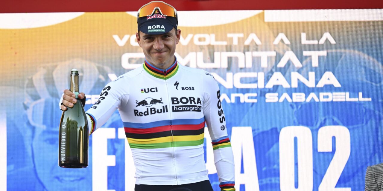 Begint Remco Evenepoel op zijn trainingsklim aan solo van 120 kilometer in Valencia?