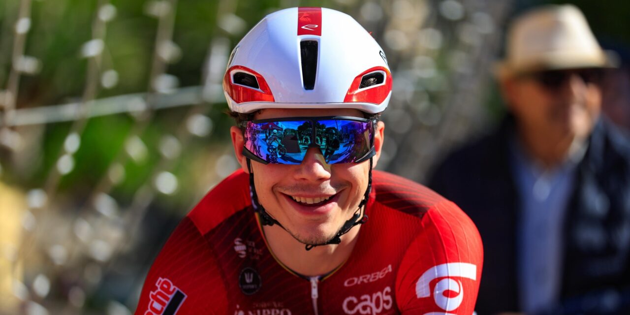 Arnaud De Lie geeft in volle sprint beuk aan Lewis Askey: “Het was hij of ik”