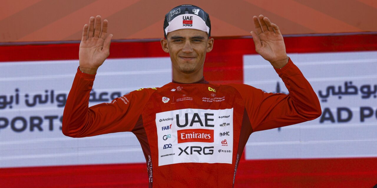 Bekijk hier de indrukwekkende massasprint-zege van Isaac Del Toro in de UAE Tour 2026
