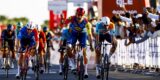 Jonathan Milan klopt zijn broertje na zinderend slot in UAE Tour