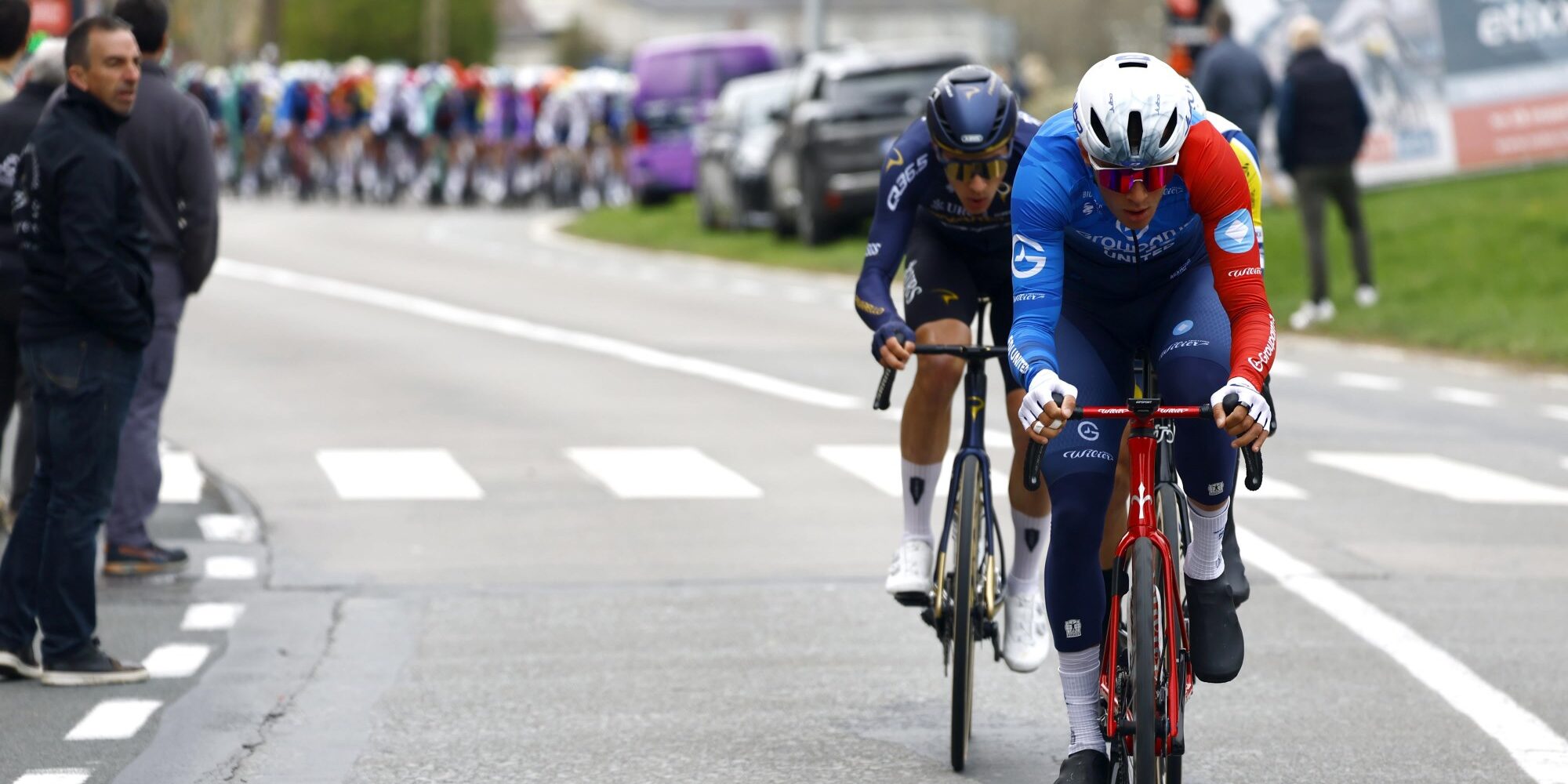 Mathieu van der Poel wint spectaculaire E3 Saxo Classic 2026