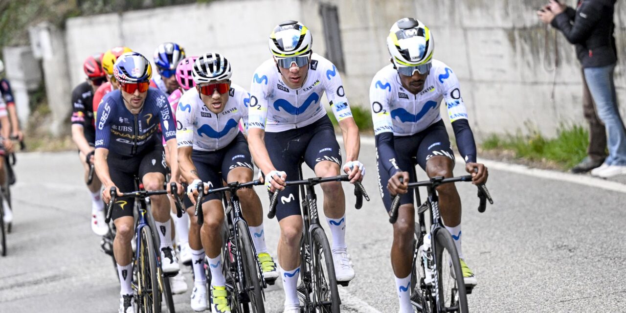Cian Uijtdebroeks sterk omringd in Tour Auvergne Rhône-Alpes