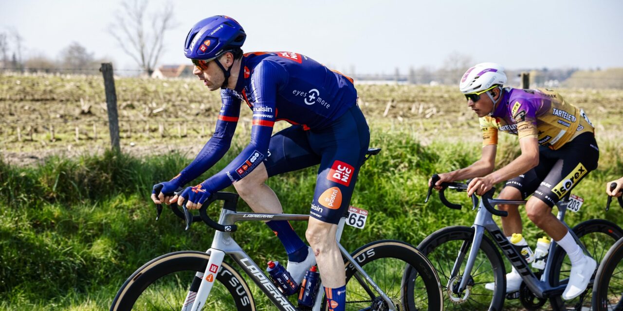 Timo Roosen loopt liefst elf botbreuken en klaplong op bij zware val in GP Monseré