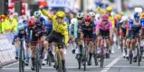 Matthew Brennan schenkt Visma | Lease a Bike zege in Kuurne-Brussel-Kuurne