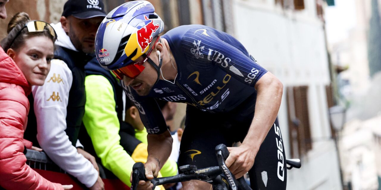 Waarom je Tom Pidcock niet in Parijs-Nice of Tirreno-Adriatico ziet