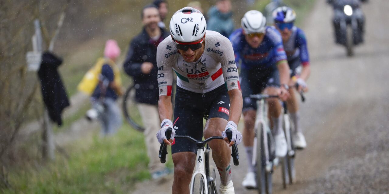 Isaac Del Toro genoot van allereerste gevecht met Mathieu van der Poel: “Ongelofelijk mooi”