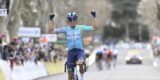 Harold Tejada boekt grootste carrièrezege in Parijs-Nice, makkelijke dag voor Vingegaard