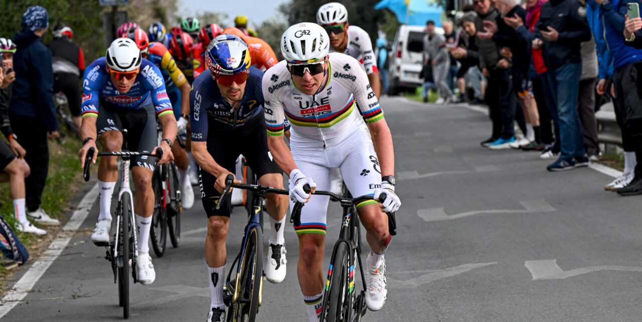 Hij doet het toch! Ondanks val opent Tadej Pogacar finale Milaan-San Remo weer op Cipressa