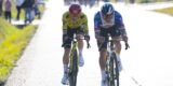 Evenepoel en Vingegaard heersen in Catalaanse waaiers, maar Godon wint na late val Evenepoel