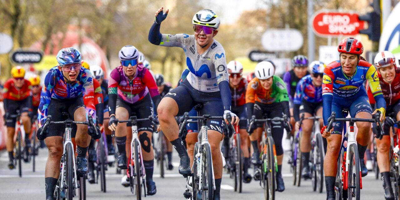 Lloyd (19) sprint verrassend naar winst in Ronde van Brugge, topfavoriet Wiebes raakt ingesloten