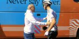 Juichende ex-stervoetballer Andres Iniesta geeft ‘assist’ voor NSN-zege in Catalonië