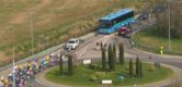Meteen chaos in Milaan-San Remo: aanvallers rijden verkeerd op rotonde