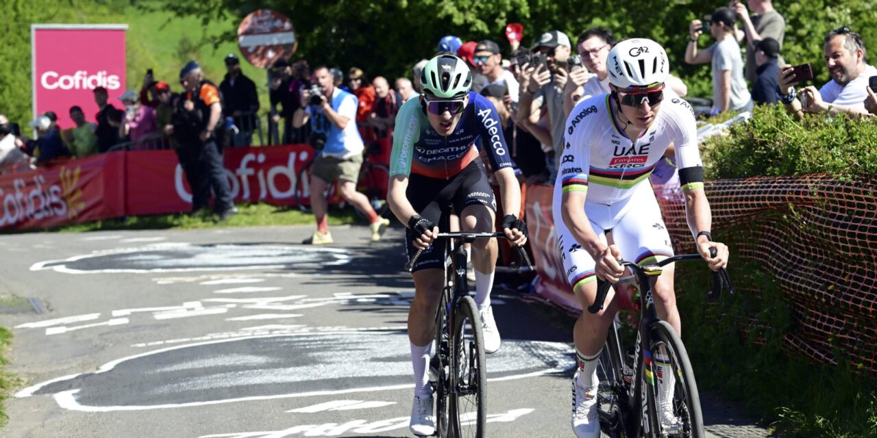 Dertien seconden sneller: Pogacar en Seixas verpulveren klimrecord op La Redoute