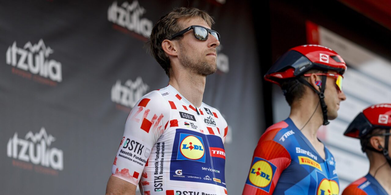 Mollema wordt nipt geklopt door Seixas, maar draagt toch bergtrui in Ronde van het Baskenland 